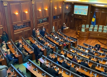 Komisioni i njëjtë për verifikimin e mandateve të deputetëve brenda 30 minutash paraqet raportin  e ri