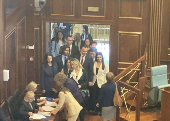 Deputetët e Lëvizjes Vetëvendosjes në Kuvend për seancën konstituive