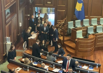 Lista Serbe arrin në Kuvend