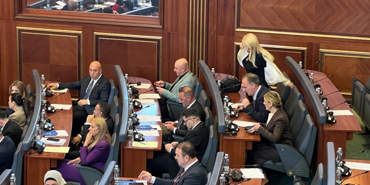 Haradinaj: Konstituimin e ka bllokuar vetë Albin Kurti, s’mund të ulesh në dy karrige njëkohësisht