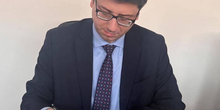 Murati nënshkruan një udhëzim administrativ për arkat fiskale