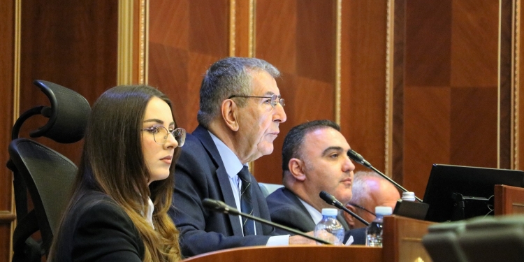 Dehari thotë se VV-ja nuk e ka ndërruar emrin e Albulena Haxhiut: E kemi kryer takimin konsultativ