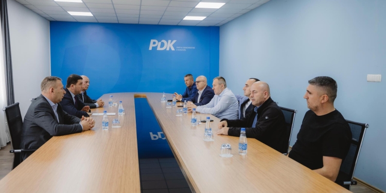 Krasniqi priti në takim drejtuesit e OVL-së: PDK do të mbetet shtëpia politike e luftëtarëve të lirisë