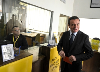 Kurti nga posta në Leposaviq: Ndoshta me ja çu nga një letër partive opozitare – votone Albulenën