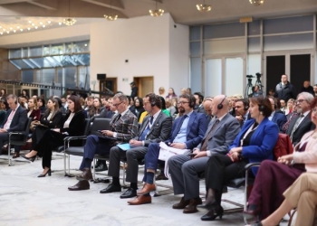 Qeveria Rama i vendos fusnotën Kosovës, zv/ministri detyrohet që ta braktisë konferencën