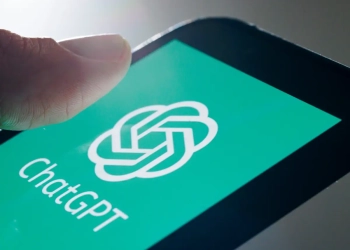 Momenti kur rrëzohet helikopteri në lumin Hudson