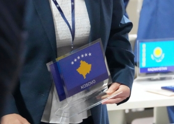 Komiteti Olimipik i kërkon sqarime UEFA-s për heqjen dhe djegien e flamurit kosovar në Serbi