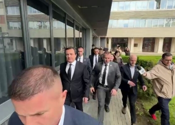 Sikleti i Kurtit, s’i ka numrat, përsëri ikën nga mediat derisa regjistrohet si deputet