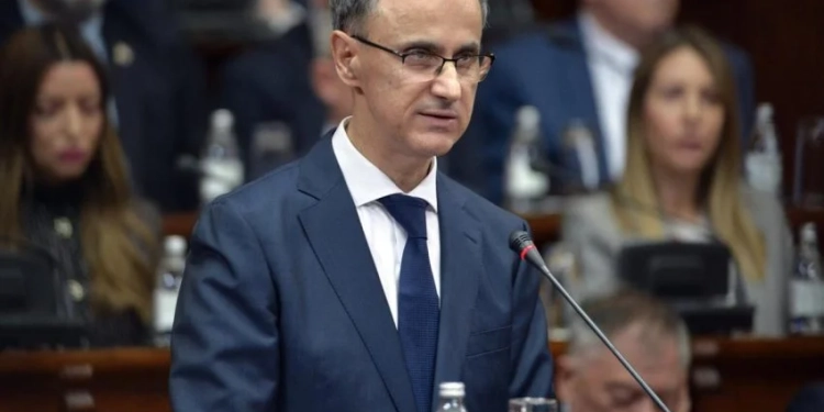 Kryeministri i ri i Serbisë “ëndërron” për Kosovën