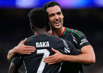 Arsenali fiton sërish dhe kalon në gjysmëfinale