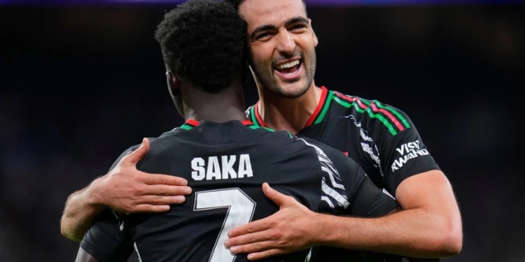 Arsenali fiton sërish dhe kalon në gjysmëfinale