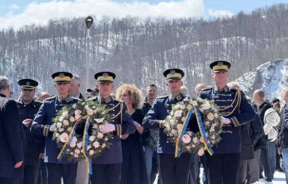 “E pritëm të gjallë, por nuk erdhi”, flasin familjarët e dëshmorëve të Betejës së Koshares