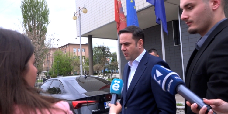 Abdixhiku: I takon VV-së të bëjë zgjidhje, ka shumicë minimale