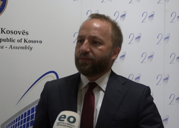 Tahiri: Dy qeveritë e udhëhequra nga Kurti, kanë bërë 11 shkelje kushtetuese