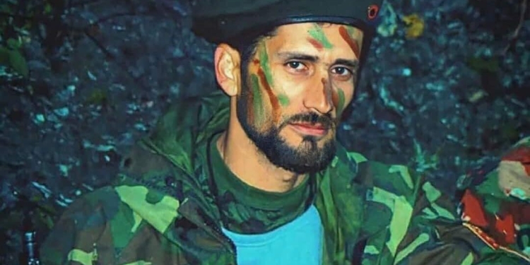 Presidentja Osmani kujton heroin Agim Ramadani në 26-vjetorin e rënies