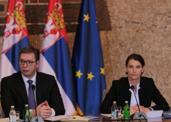 Vuçiq dhe Brnabiq shpallen “persona non grata” në qytetin Çaçak