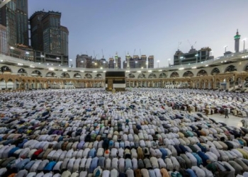 Arabia Saudite pezullon vizat afatshkurtra për 14 vende, përfshirë Indinë, përpara sezonit të Haxhit