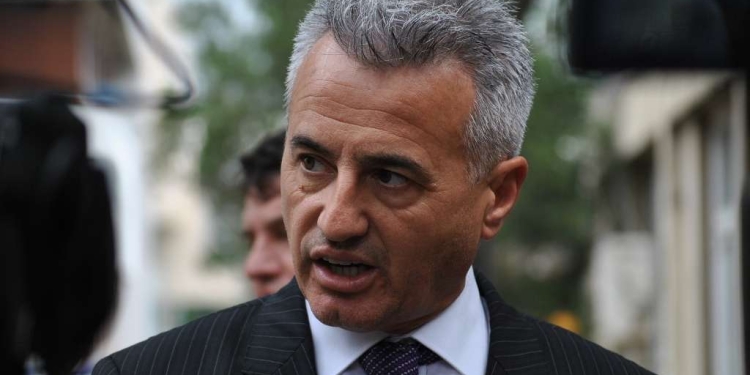 Avokati Arianit Koci po mendon t’i futet politikës