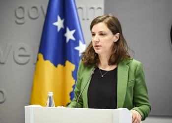 “Pishina me ujë të nxehtë, prodhimi i drogës” – Rizvanolli akuzon qytetarët për shpenzimin e rrymës