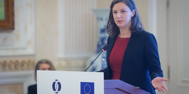 Rizvanolli: Tri kompani kualifikohen për ndërtimin e impiantit të erës me kapacitet deri në 100 megavat