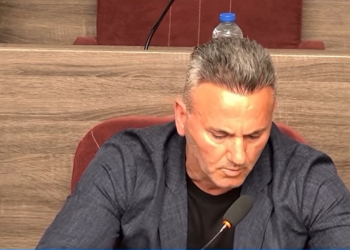 Asamblisti i LDK’së në Viti njofton se është sulmuar prona e tij me 11 plumba, e adreson përmes kuvendit komunal
