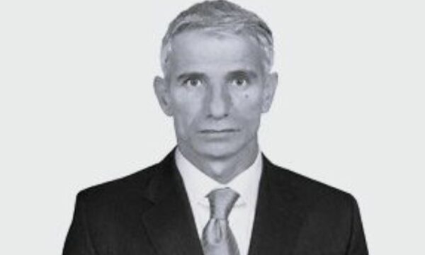 Vdiq profesori universitar, Aziz Dujaka