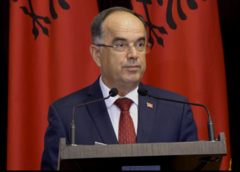 Begaj e merr titullin “Qytetar Nderi” nga Gjilani: Shqipëria dhe Kosova duhet rrugëtuar së bashku drejt BE-së