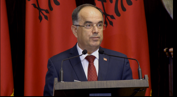 Begaj e merr titullin “Qytetar Nderi” nga Gjilani: Shqipëria dhe Kosova duhet rrugëtuar së bashku drejt BE-së