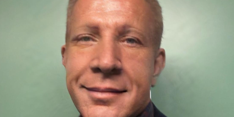 Mashtrime në emrin e Behgjet Pacollit në Shqipëri, kërkonin shuma deri në 95 mijë euro