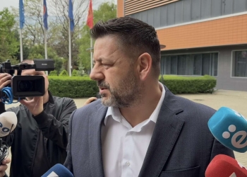 Bekë Berisha AAK: Po bre ne  e kemi obligim t’ua bëjmë votat!?