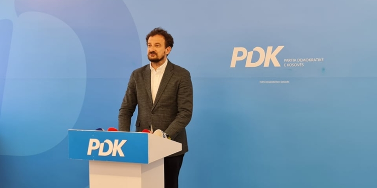 PDK-ja kërkon heqjen e tarifave ndaj SHBA-së, Nikaj: Çdo vonesë, mungesë vizioni i Qeverisë