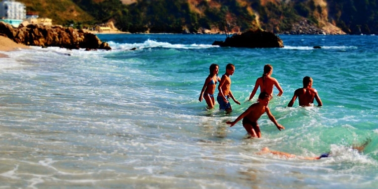 Revista “DailyWrap”: Shqipëria, parajsa e pushimeve për turistët austriakë