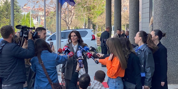 Çitaku –PDK: Vetëvendosje duhet të zhbllokojë situatën