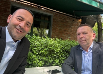 “Prapë bashkë pas 23 vitesh” – Daut Haradinaj publikon foto me Rrahman Ramën