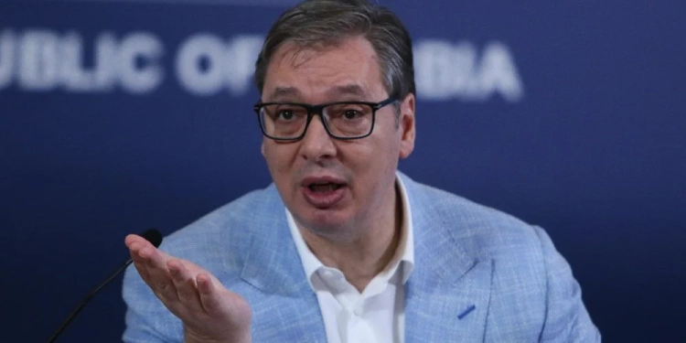 Vuçiq kërcënon me dhunë, ultimatum studentëve të ….