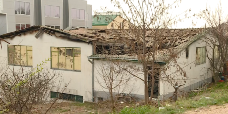 Vdes edhe një person pas tragjedisë në Koçan, shkon në 61 numri i viktimave