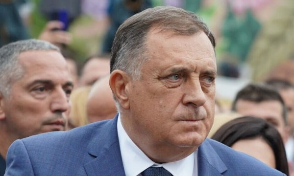 Tensione në Bosnjë e Hercegovinë: Pengohet arrestimi i Dodikut