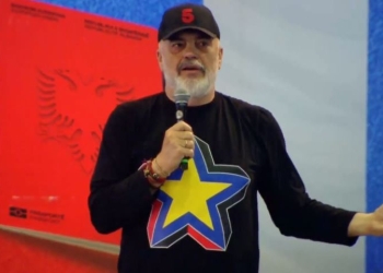 “Ua kemi borxh fëmijëve tanë”, Rama në Skrapar: Pasaportën e BE-së do ta marrim brenda kësaj dekade