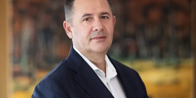 “Forbes” liston miliarderin e parë shqiptar- Samir Mane është miliarderi i 2356-të në botë, kjo është pasuria e tij