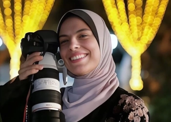 “Nëse vdes, dua të jetë një vdekje që dëgjohet fort”/ Vritet pak ditë para dasmës fotoreporterja në Gaza