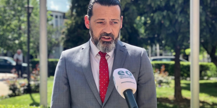 Sveçla i VV-së e quan “mashtrues” Përparim Ramën: Policia i shërben vetëm ligjit, jo tekeve personale