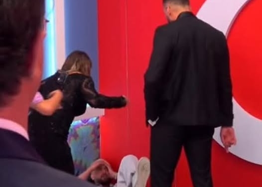 E paprecedentë në Big Brother, Jozi godet Gjestin pas eliminimit, arrestohet nga policia