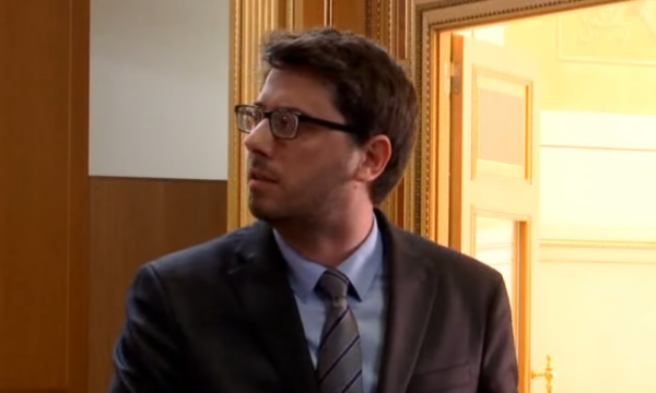 VV akuzon opozitën për bllokadë – Murati: Kushtetuta ua obligon votimin e kryetarit të Kuvendit