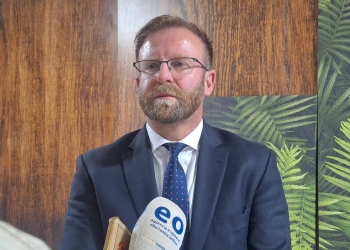 Qeveria po e përgjon LDK-në? Abazi për mesazhet: Vetëvendosja është duke i qitë