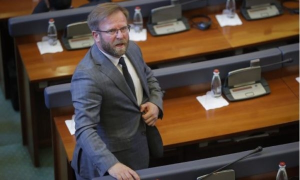 Ftesa e Kurtit për Abdixhikun, Abazi: Sa më larg tij, aq më afër Demokracisë
