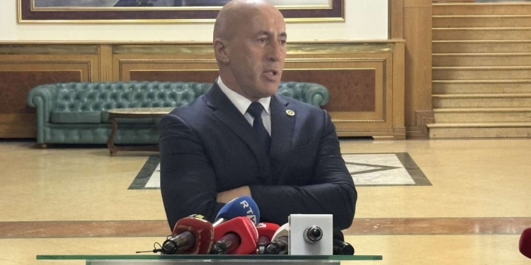 Haradinaj për raportin me Limajn: Tha a e pijmë nga një cigare, thashë jo, e kam lanë