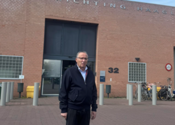 Hamza viziton Thaçin e Veselin në Hagë: Kosova po i numëron javët dhe ditët e rikthimit të tyre