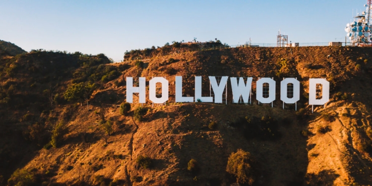 Kina kufizon importet e Hollywoodit në përgjigje të tarifave amerikane