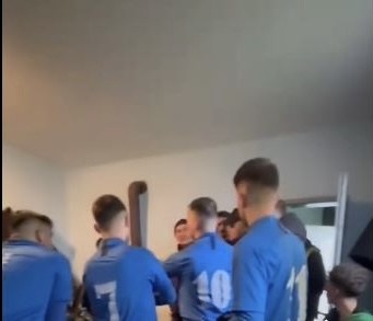 Skandal në Bosilegrad: Futbollisti shqiptar sulmohet nga polici serb