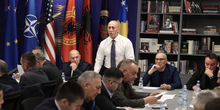 AAK-ja e prerë: Jemi për qeveri të opozitës